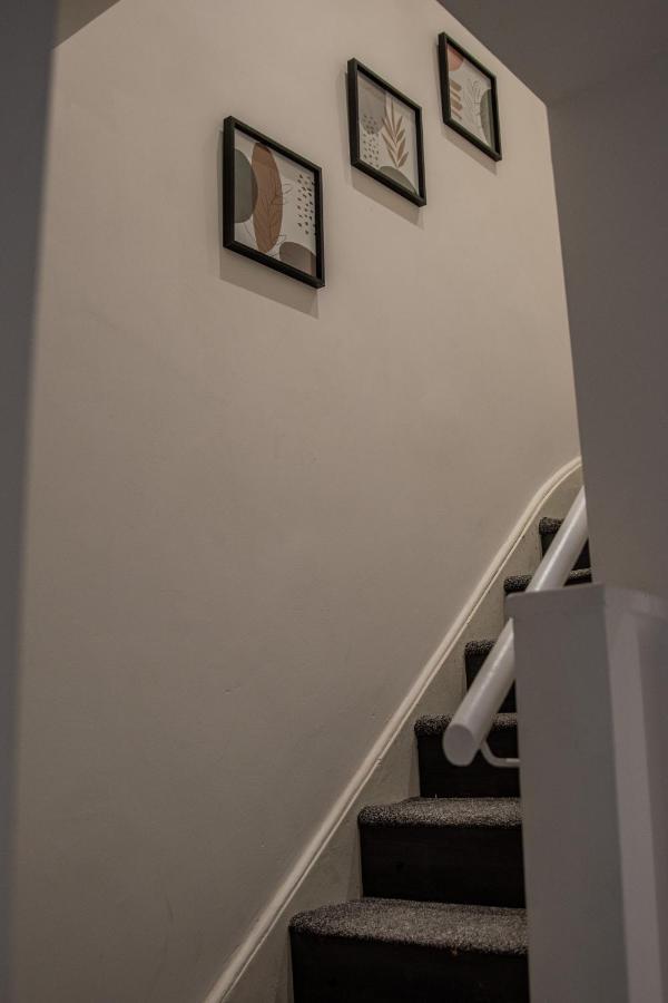 Bv Comfy Spacious 3 Bedroom House At Tatton Street مانشستر المظهر الخارجي الصورة